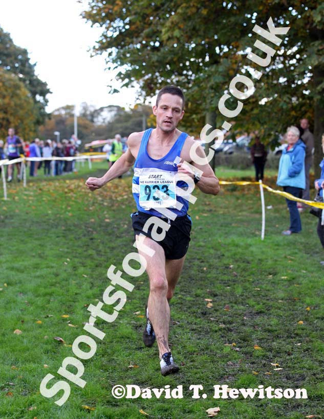 Adrian Whitwam (Morpeth) winning the senior mens North East Harrier League, Blaydon. Photo: David T. Hewitson/Sports for All Pics